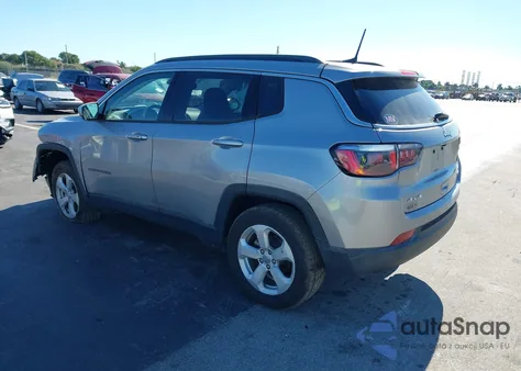 2019 Jeep Compass Latitude 4X4 из США, поврежденный, VIN 3C4NJDBB2KT696813